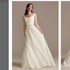 Classic Ivory Lace A-line Dress with Pockets!